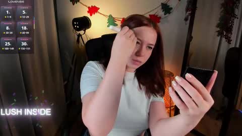 Snapshot of pure_flower_alison chatting on December 22, 2025, 2:03 pm Alison online show from December 22, 2025, 2:03 pm