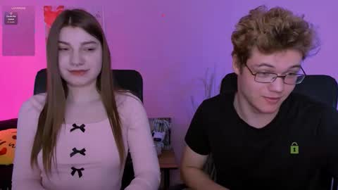 Snapshot of pure_radiance chatting on December 21, 2025, 9:49 am Ask me3 online show from December 21, 2025, 9:49 am