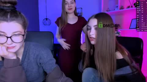 Snapshot of pure_radiance chatting on January 17, 2026, 8:45 pm Ask me3 online show from January 17, 2026, 8:45 pm