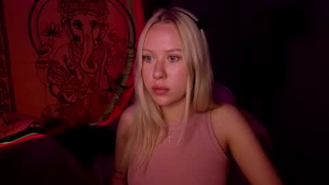 Snapshot of pureeangel chatting on February 24, 2026, 7:23 pm Megan online show from February 24, 2026, 7:23 pm