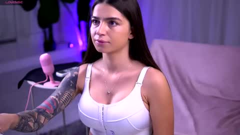 Snapshot of pureellie chatting on October 24, 2025, 3:14 am Emily online show from October 24, 2025, 3:14 am