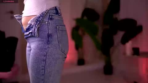 Snapshot of pureellie chatting on February 2, 2026, 4:22 am Emily online show from February 2, 2026, 4:22 am