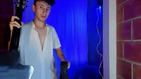 Snapshot of purepleasure25 chatting on December 21, 2025, 12:29 am purepleasure25 online show from December 21, 2025, 12:29 am