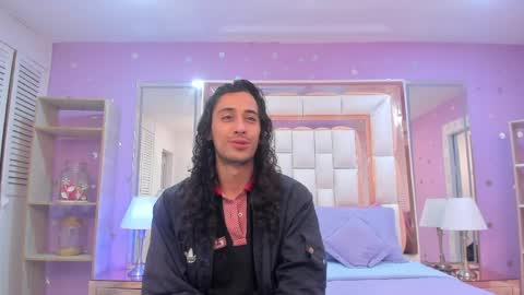 Snapshot of puretemptation_ chatting on May 5, 2026, 7:44 pm Experienced guys online show from May 5, 2026, 7:44 pm