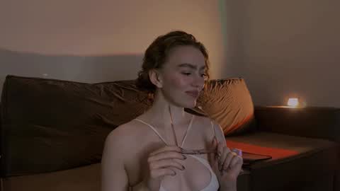 Marie online show from February 6, 2025, 1:05 am