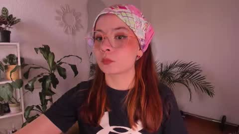 Snapshot of purple_opal chatting on January 15, 2026, 6:11 pm Vero online from Tuesday to Sunday online show from January 15, 2026, 6:11 pm