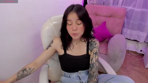 Snapshot of purple_slut_ chatting on January 15, 2025, 8:48 pm Anna online show from January 15, 2025, 8:48 pm