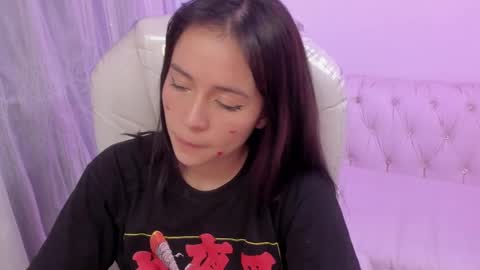 Snapshot of purple_slut_ chatting on February 4, 2025, 12:08 am Anna online show from February 4, 2025, 12:08 am
