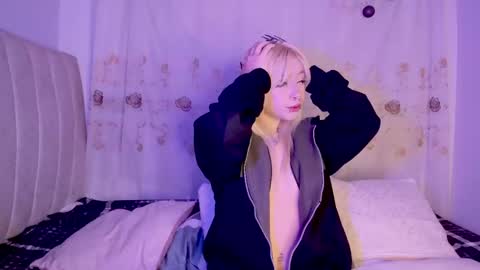 Snapshot of purplelilith3 chatting on November 20, 2025, 4:45 am Purple Lilith online show from November 20, 2025, 4:45 am