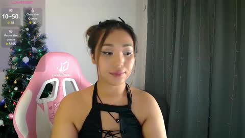 Snapshot of purrrfectmiko chatting on December 17, 2024, 6:20 pm Miko online show from December 17, 2024, 6:20 pm