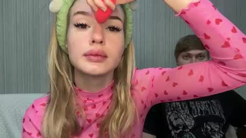 Snapshot of pussymoneywet chatting on November 10, 2025, 8:19 pm Lina online show from November 10, 2025, 8:19 pm