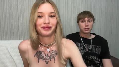 Snapshot of pussymoneywet chatting on November 16, 2025, 4:23 pm Lina online show from November 16, 2025, 4:23 pm