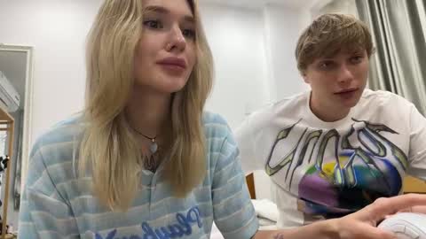 Snapshot of pussymoneywet chatting on December 1, 2025, 7:41 pm Lina online show from December 1, 2025, 7:41 pm