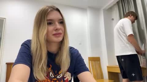 Snapshot of pussymoneywet chatting on December 2, 2025, 7:20 pm Lina online show from December 2, 2025, 7:20 pm