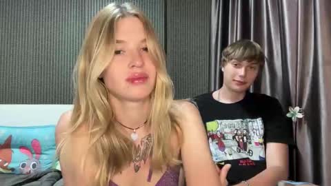 Snapshot of pussymoneywet chatting on December 19, 2025, 5:36 am Lina online show from December 19, 2025, 5:36 am