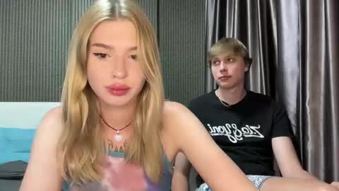 Snapshot of pussymoneywet chatting on December 20, 2025, 5:53 pm Lina online show from December 20, 2025, 5:53 pm