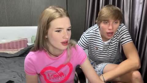 Snapshot of pussymoneywet chatting on January 9, 2026, 10:11 pm Lina online show from January 9, 2026, 10:11 pm