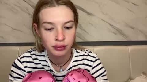 Snapshot of pussymoneywet chatting on February 10, 2026, 9:41 pm Lina online show from February 10, 2026, 9:41 pm