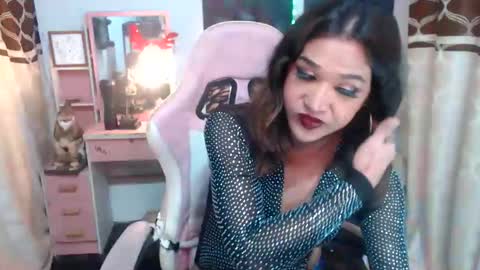 Snapshot of pythoncock4u chatting on October 6, 2025, 3:42 pm Queen Agatha online show from October 6, 2025, 3:42 pm