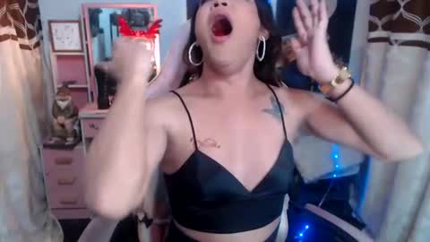 Snapshot of pythoncock4u chatting on October 9, 2025, 5:44 pm Queen Agatha online show from October 9, 2025, 5:44 pm