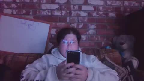 Snapshot of qtbisuccubi chatting on December 17, 2025, 9:43 pm Br4tty Bunny online show from December 17, 2025, 9:43 pm