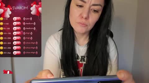 L online show from March 25, 2026, 4:57 pm