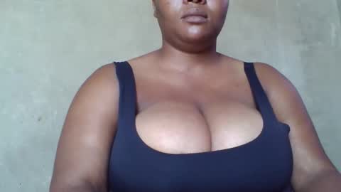 queen2302 online show from April 1, 2026, 8:26 am