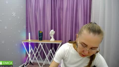 Snapshot of queen_a_n_i chatting on September 19, 2025, 1:45 pm A N I Ill be here on December 1st online show from September 19, 2025, 1:45 pm