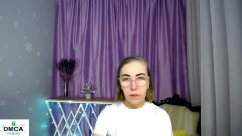 Snapshot of queen_a_n_i chatting on April 27, 2026, 8:01 am A N I Ill be here on December 1st online show from April 27, 2026, 8:01 am
