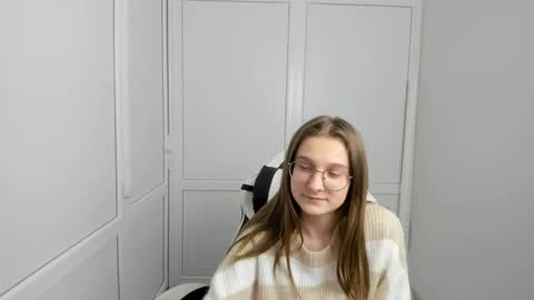 Amelie online show from March 27, 2026, 1:55 pm