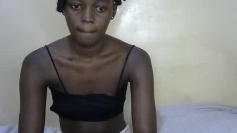 queen_banice online show from December 21, 2025, 3:41 pm