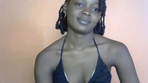 Snapshot of queen_banice chatting on February 9, 2026, 9:35 am queen_banice online show from February 9, 2026, 9:35 am