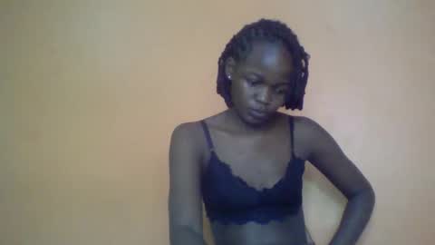 Snapshot of queen_banice chatting on February 18, 2026, 7:15 am queen_banice online show from February 18, 2026, 7:15 am