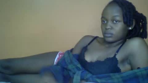 Snapshot of queen_banice chatting on February 18, 2026, 7:21 pm queen_banice online show from February 18, 2026, 7:21 pm