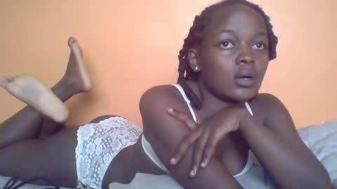 Snapshot of queen_banice chatting on February 23, 2026, 12:46 pm queen_banice online show from February 23, 2026, 12:46 pm