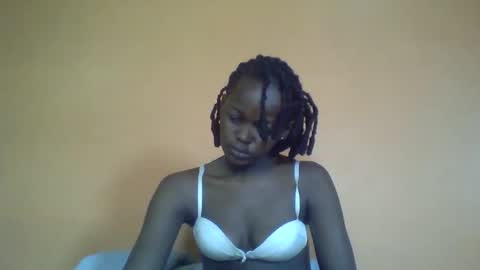 Snapshot of queen_banice chatting on February 24, 2026, 7:17 am queen_banice online show from February 24, 2026, 7:17 am