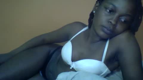 Snapshot of queen_banice chatting on March 1, 2026, 6:43 pm queen_banice online show from March 1, 2026, 6:43 pm