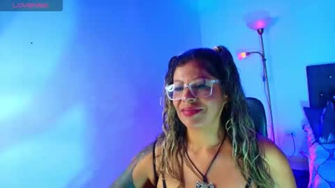queen_big_ass online show from January 8, 2026, 1:52 am