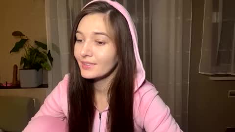 Snapshot of queen_chatur chatting on February 8, 2026, 7:39 pm Viktoria online show from February 8, 2026, 7:39 pm