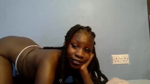 Snapshot of queen_dark2 chatting on March 15, 2026, 6:30 am queen_dark2 online show from March 15, 2026, 6:30 am