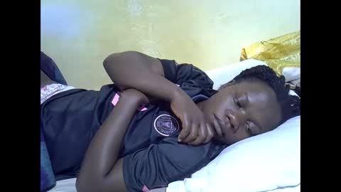 Snapshot of queen_darling3 chatting on December 16, 2025, 8:47 pm Gentrix online show from December 16, 2025, 8:47 pm