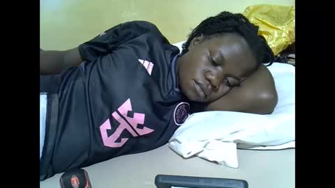 Snapshot of queen_darling3 chatting on December 17, 2025, 6:14 pm Gentrix online show from December 17, 2025, 6:14 pm