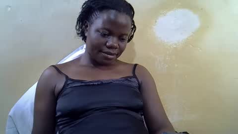 Snapshot of queen_darling3 chatting on December 20, 2025, 12:12 pm Gentrix online show from December 20, 2025, 12:12 pm