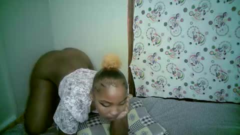 Snapshot of queen_dimple1 chatting on May 4, 2026, 10:28 pm queen_dimple1 online show from May 4, 2026, 10:28 pm