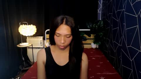 queen_gia online show from April 1, 2026, 1:41 pm