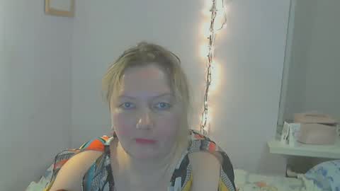 Snapshot of queen_jane8 chatting on December 16, 2024, 6:49 pm queen_jane8 online show from December 16, 2024, 6:49 pm
