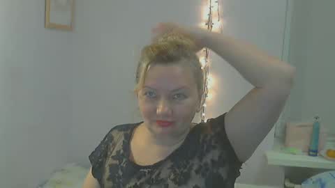 Snapshot of queen_jane8 chatting on December 17, 2024, 7:48 pm queen_jane8 online show from December 17, 2024, 7:48 pm