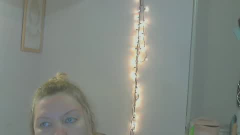 Snapshot of queen_jane8 chatting on December 26, 2024, 9:37 pm queen_jane8 online show from December 26, 2024, 9:37 pm