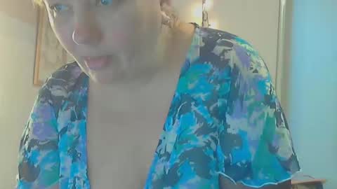 Snapshot of queen_jane8 chatting on January 12, 2025, 1:16 pm queen_jane8 online show from January 12, 2025, 1:16 pm