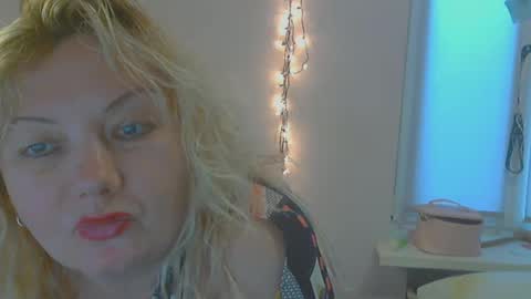 Snapshot of queen_jane8 chatting on February 13, 2025, 12:00 pm queen_jane8 online show from February 13, 2025, 12:00 pm